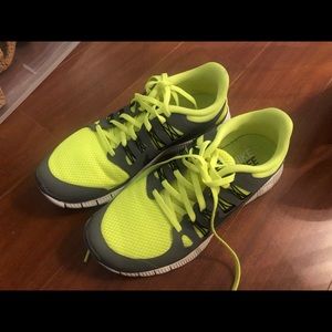 Nike Free Runners in Size 7.5 Men (9 women)